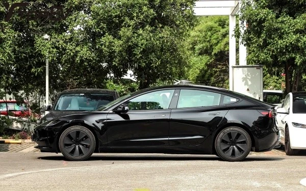 Tesla Model 3 specs